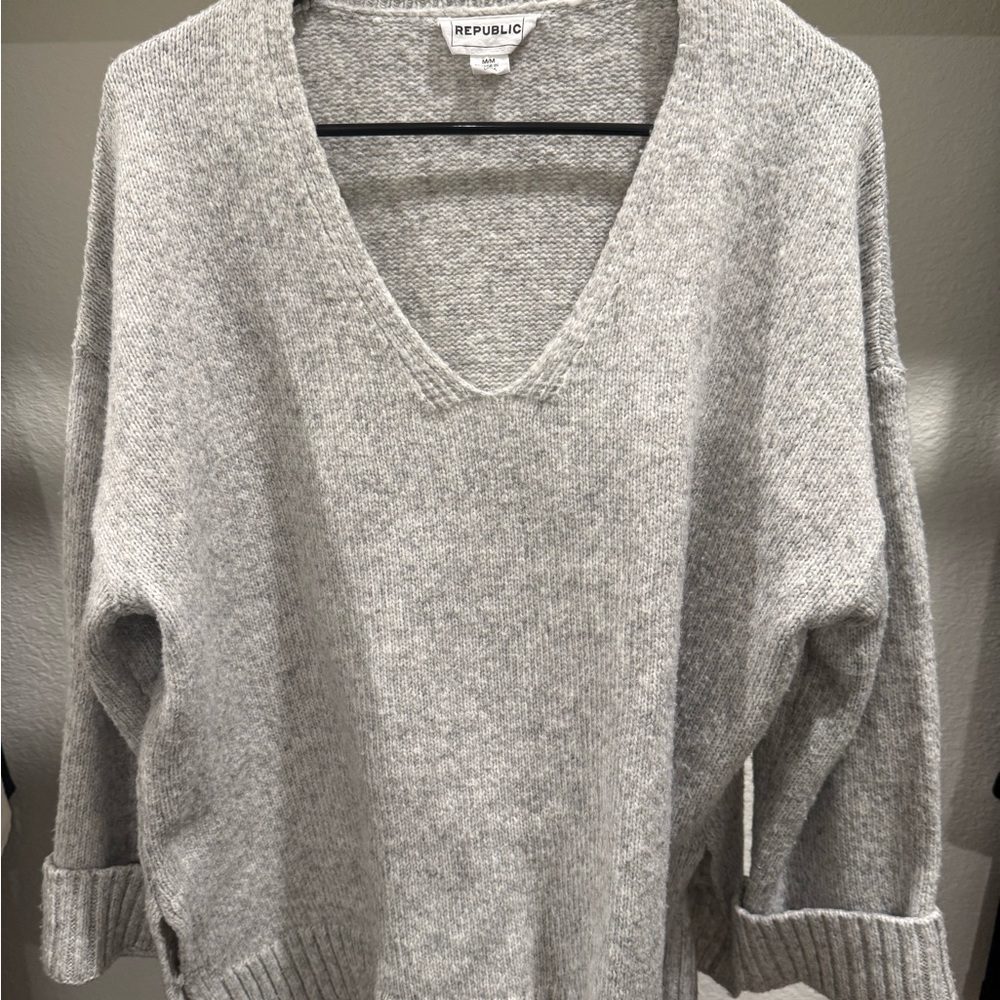 For The Republic Women's Gray V-Neck Sweater